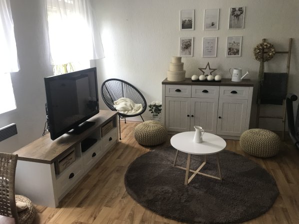 Televizní stolek Provence RTV