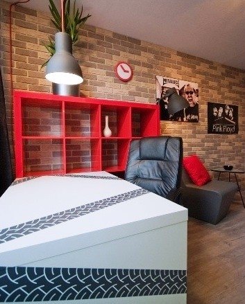 Nástěnné hodiny 2615ro Nextime Stripey red 25cm