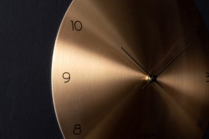 Designové nástěnné hodiny 5888GD Karlsson 40cm