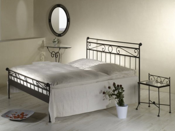 Kovaná postel ROMANTIC 0417