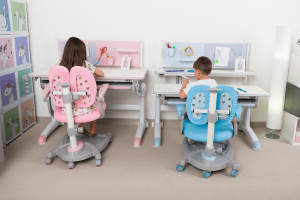 Rostoucí židle s podnožkou Comfydeco šedá/růžová