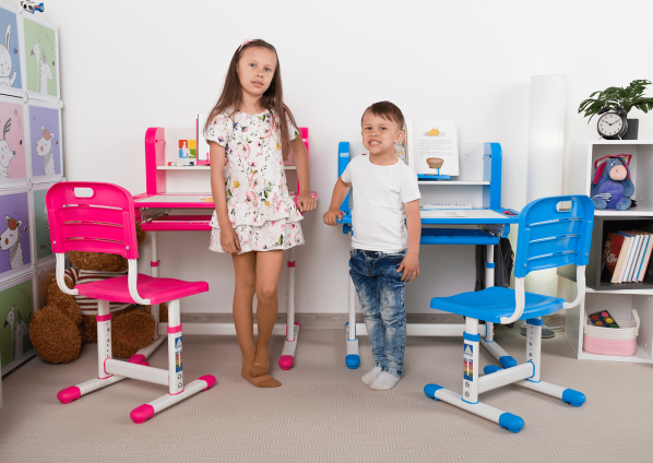 Rostoucí psací stůl a židle Creativ růžová/bílá