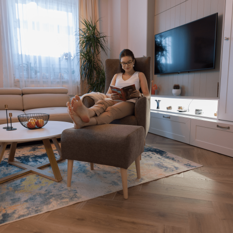Hnědý taburet Homespot