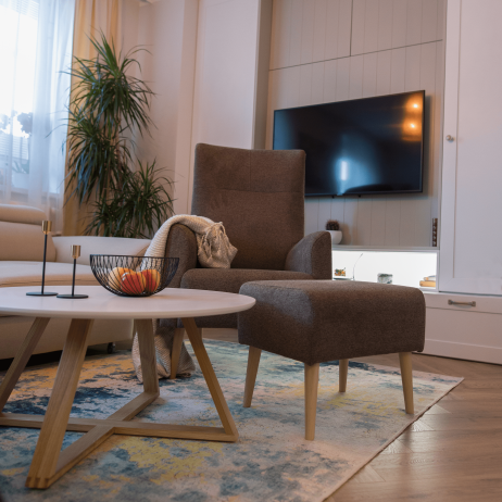 Hnědý taburet Homespot